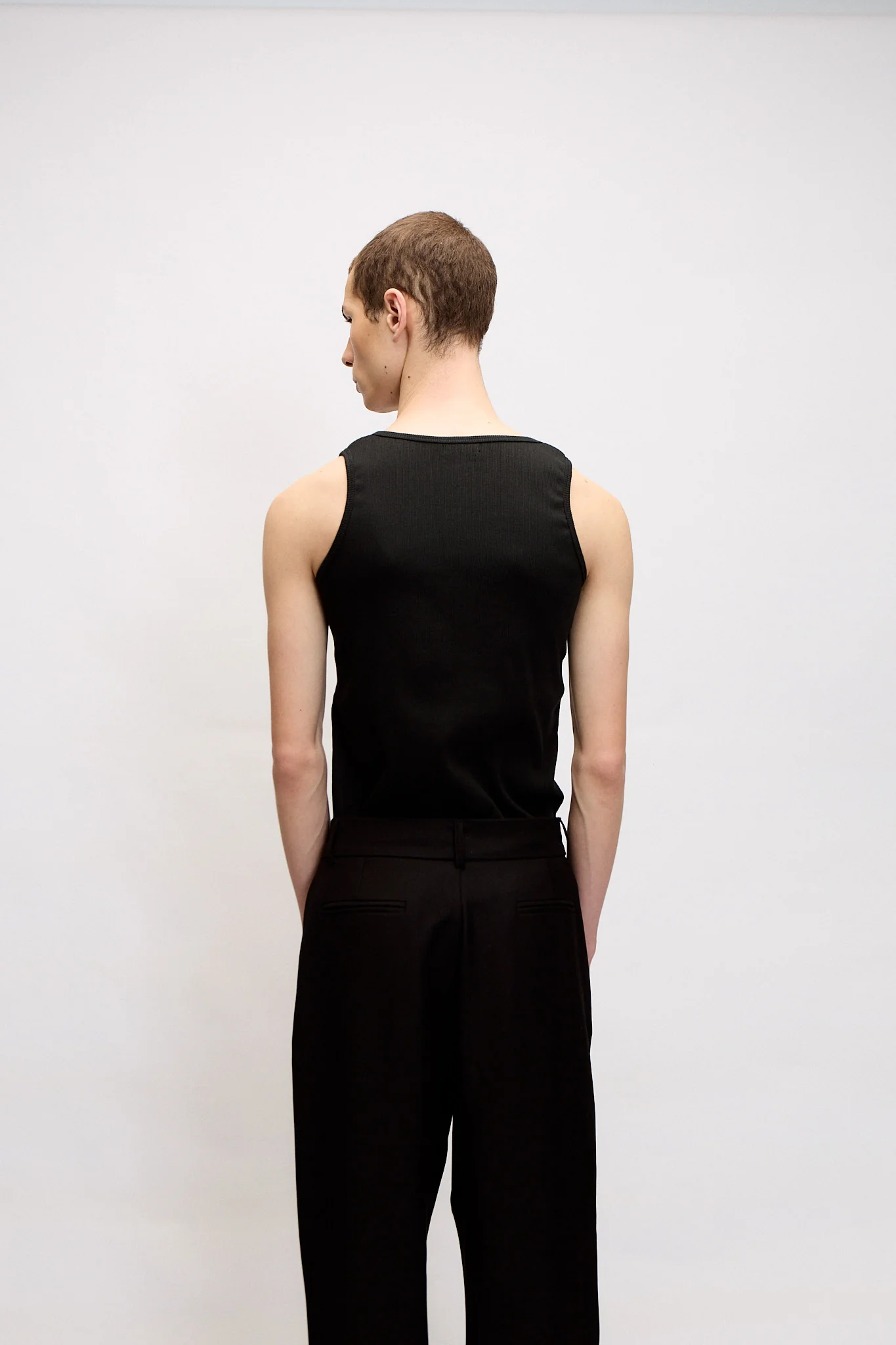 Musculosa Esencial - Negro - Image 3