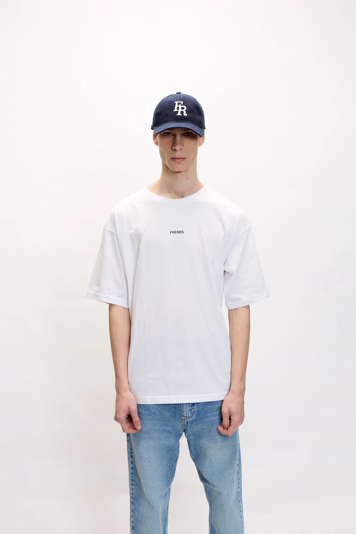 Remera Oversize Logo - Blanco - Image 3