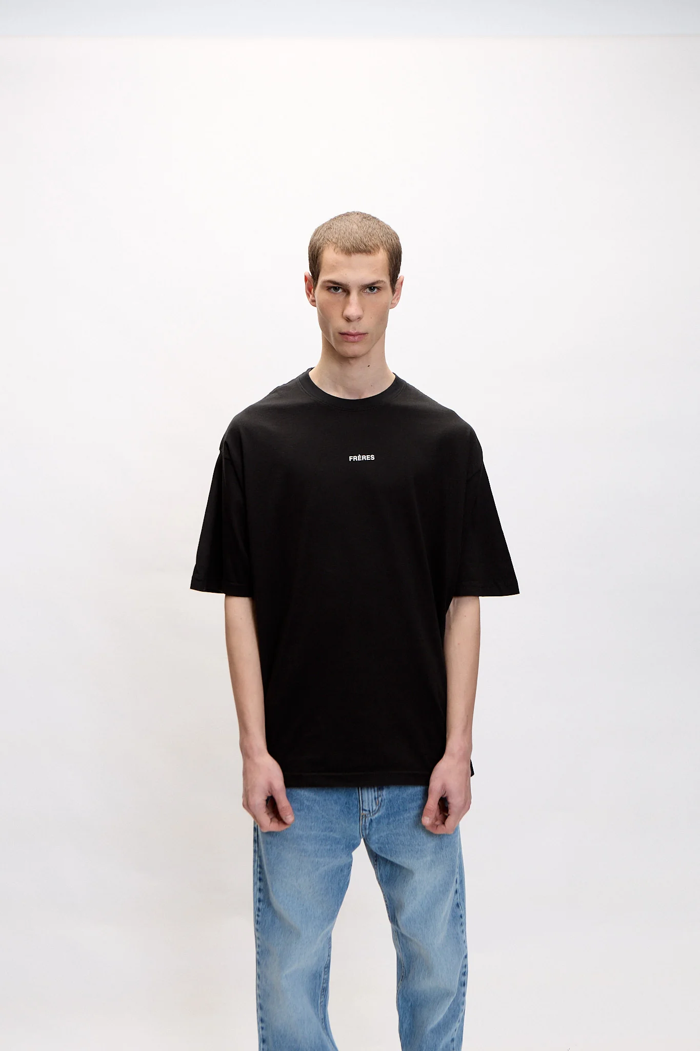 Remera Oversize Logo - Negro - Image 3