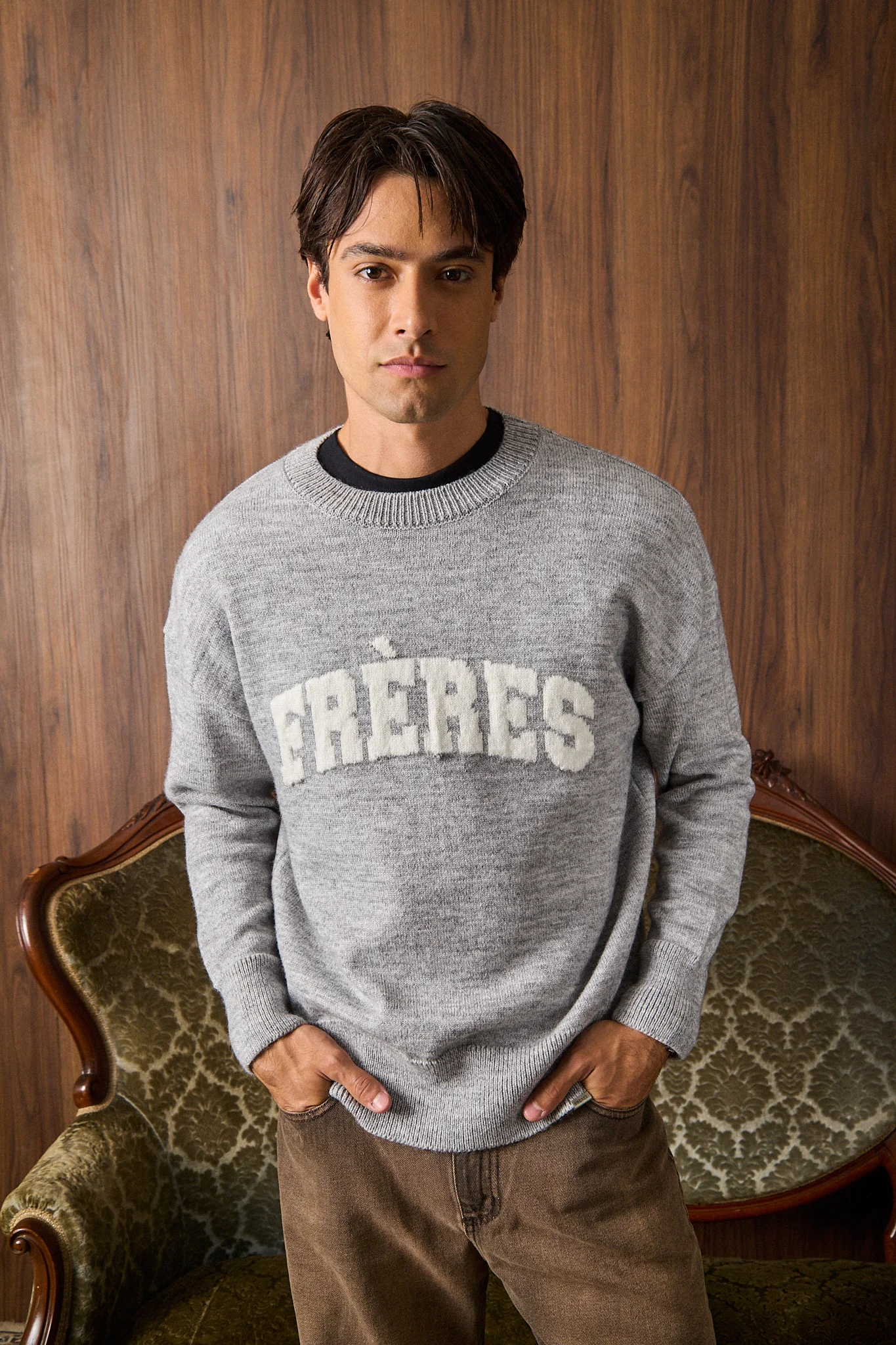 Sweater Universitario - Gris - Image 4